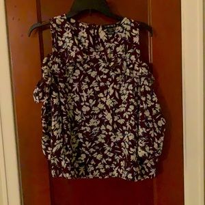 Maroon Floral ruffled cold shoulder blouse